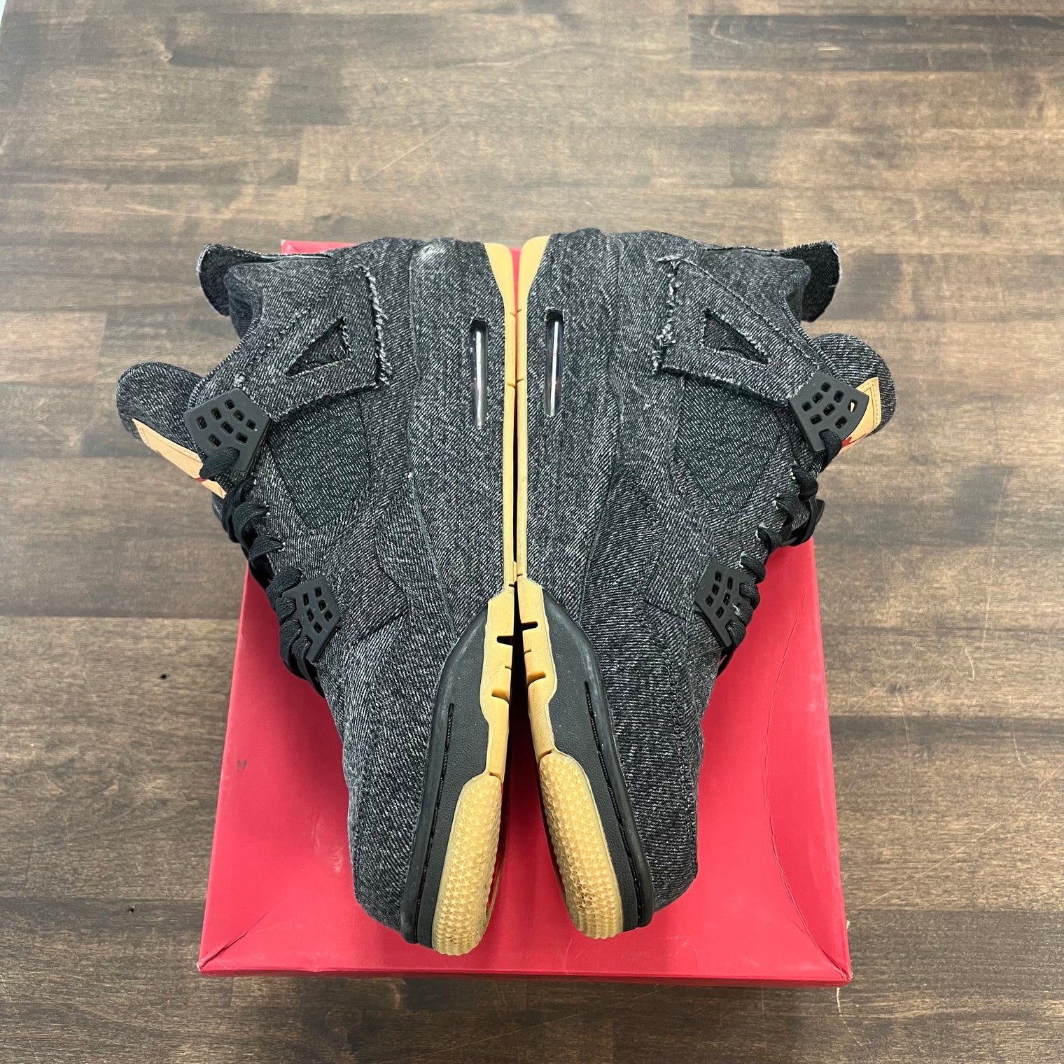 Black Levi Tag Jordan 4 (USED)