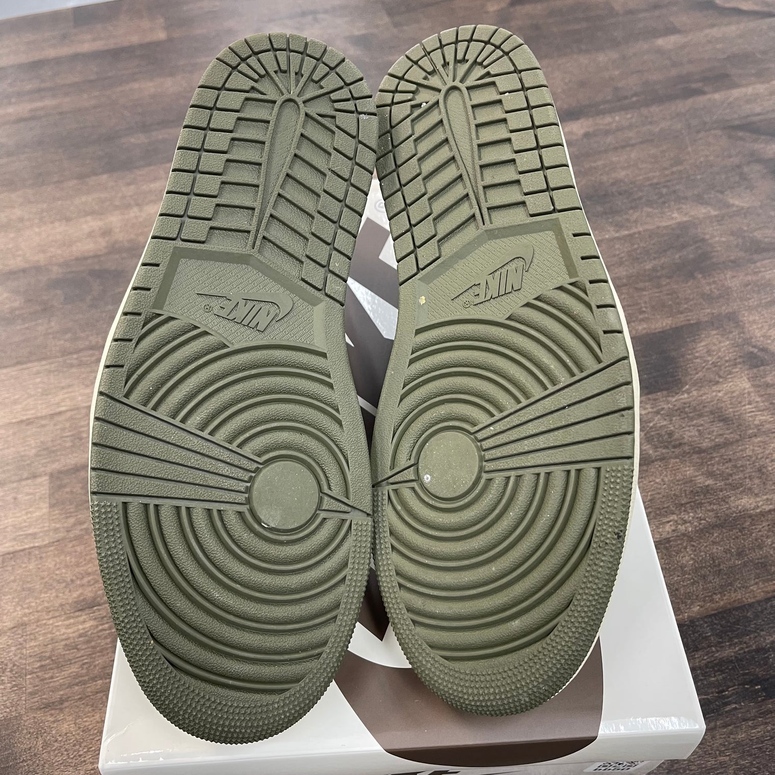 Travis Scott Medium Olive Jordan 1 Low (USED)