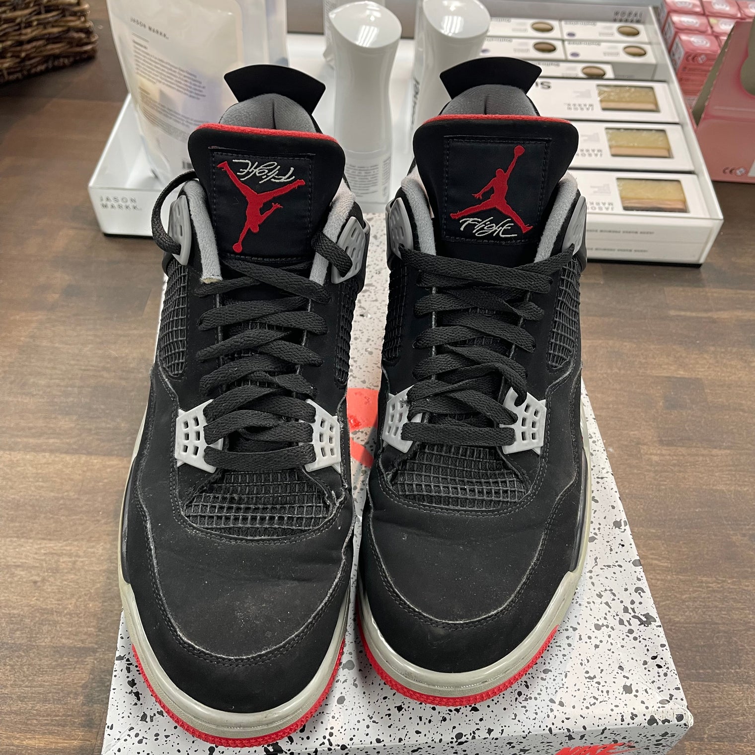 Bred Jordan 4 2019 (USED, No box, Defect)