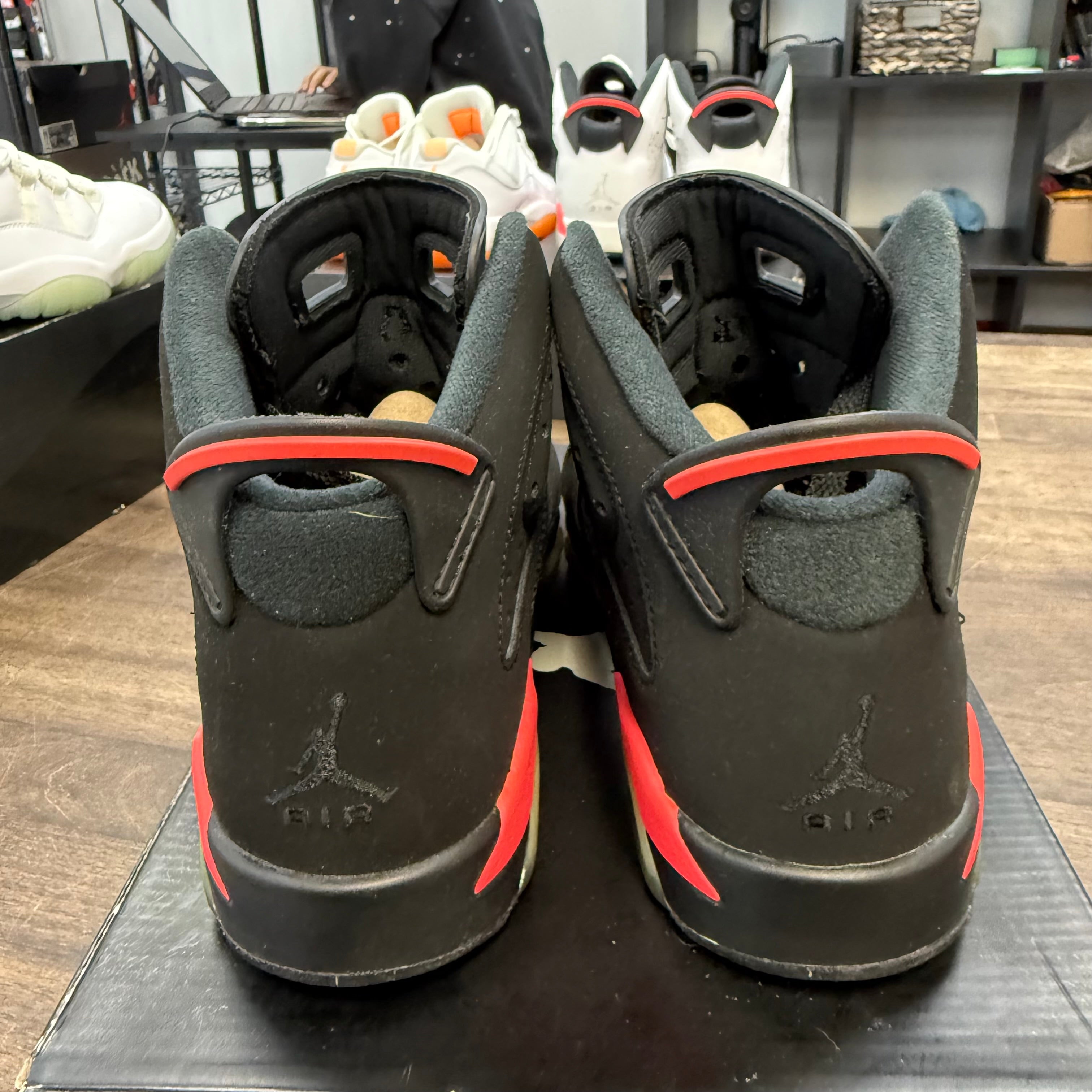 Jordan Black Infrared Jordan 6 Retro (GS) (2014) (USED) Size 4.5Y (Pre-Owned) - Image 4