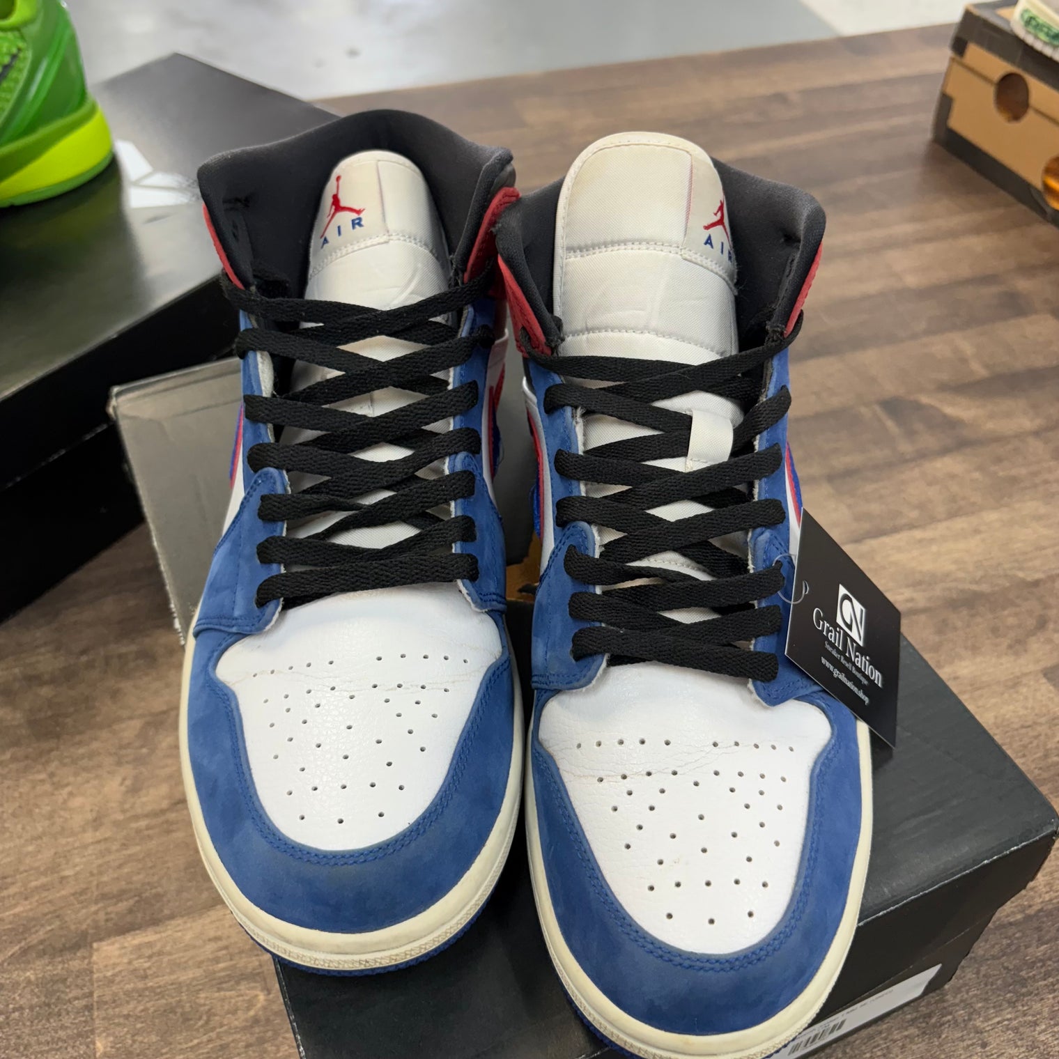 Multi-Color Swoosh Jordan 1 Mid SE (USED)
