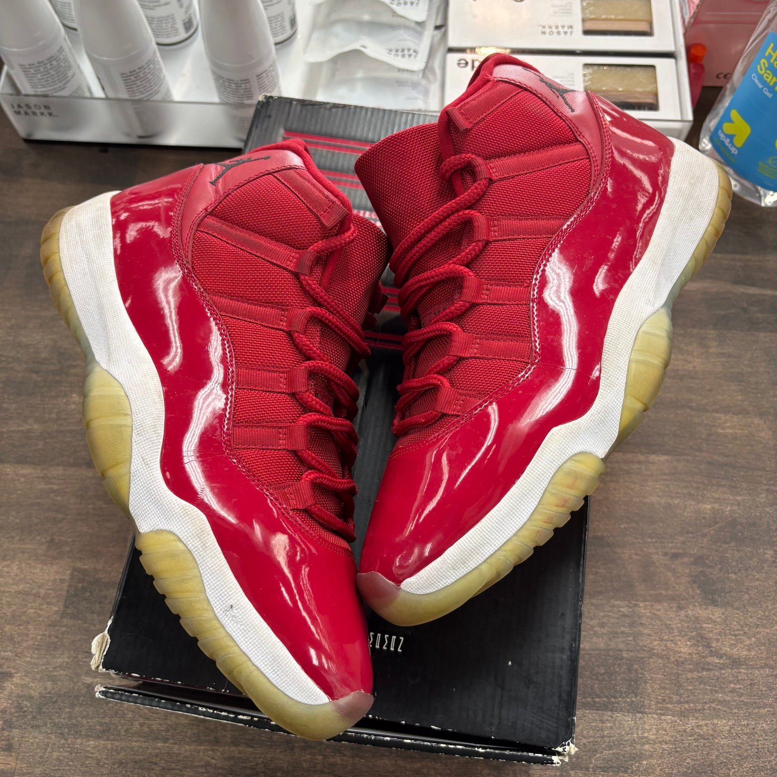 Win like 96 Jordan 11 Retro (USED)