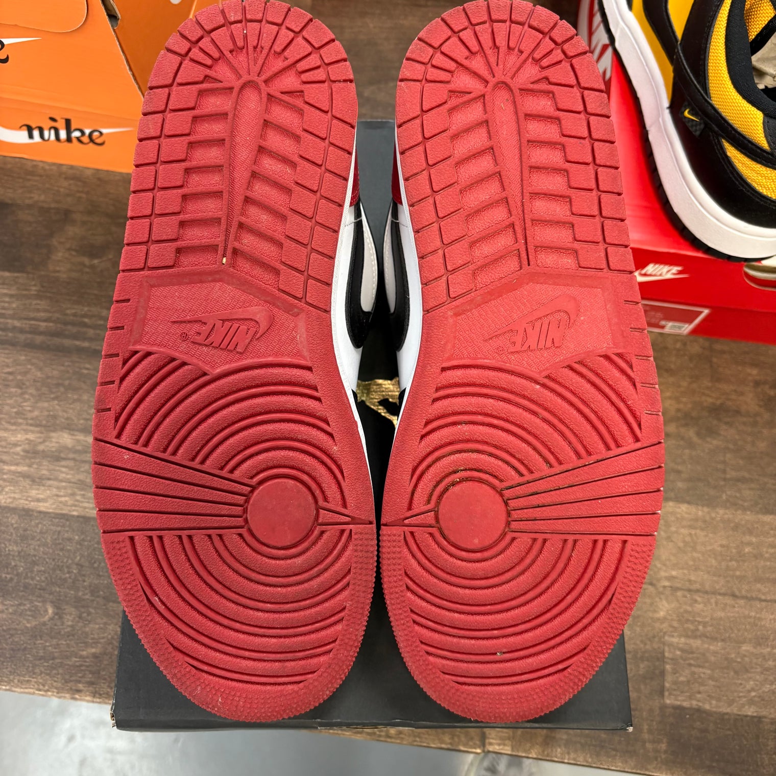 Bred Toe Jordan 1 Low (USED)