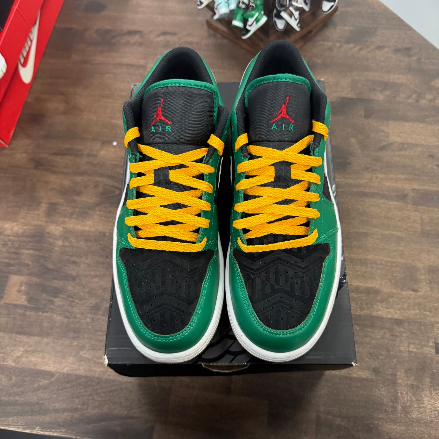 Holiday Special Jordan 1 Low SE (2022) (USED)