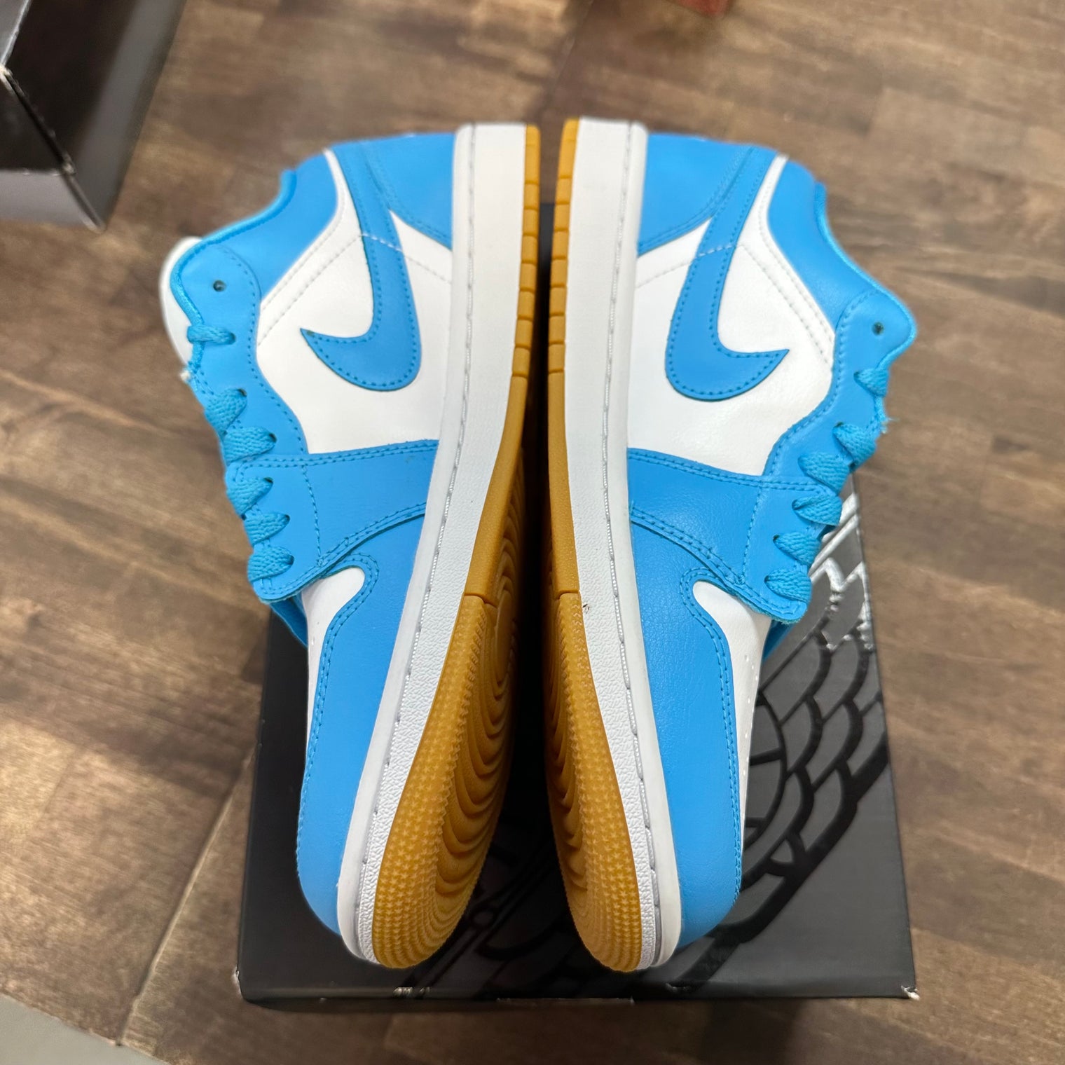 White Gum Light Brown Dark Powder Blue Jordan 1 Low (W) (USED, Replacement Box)