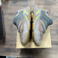 Mauve Yeezy 700 (USED)