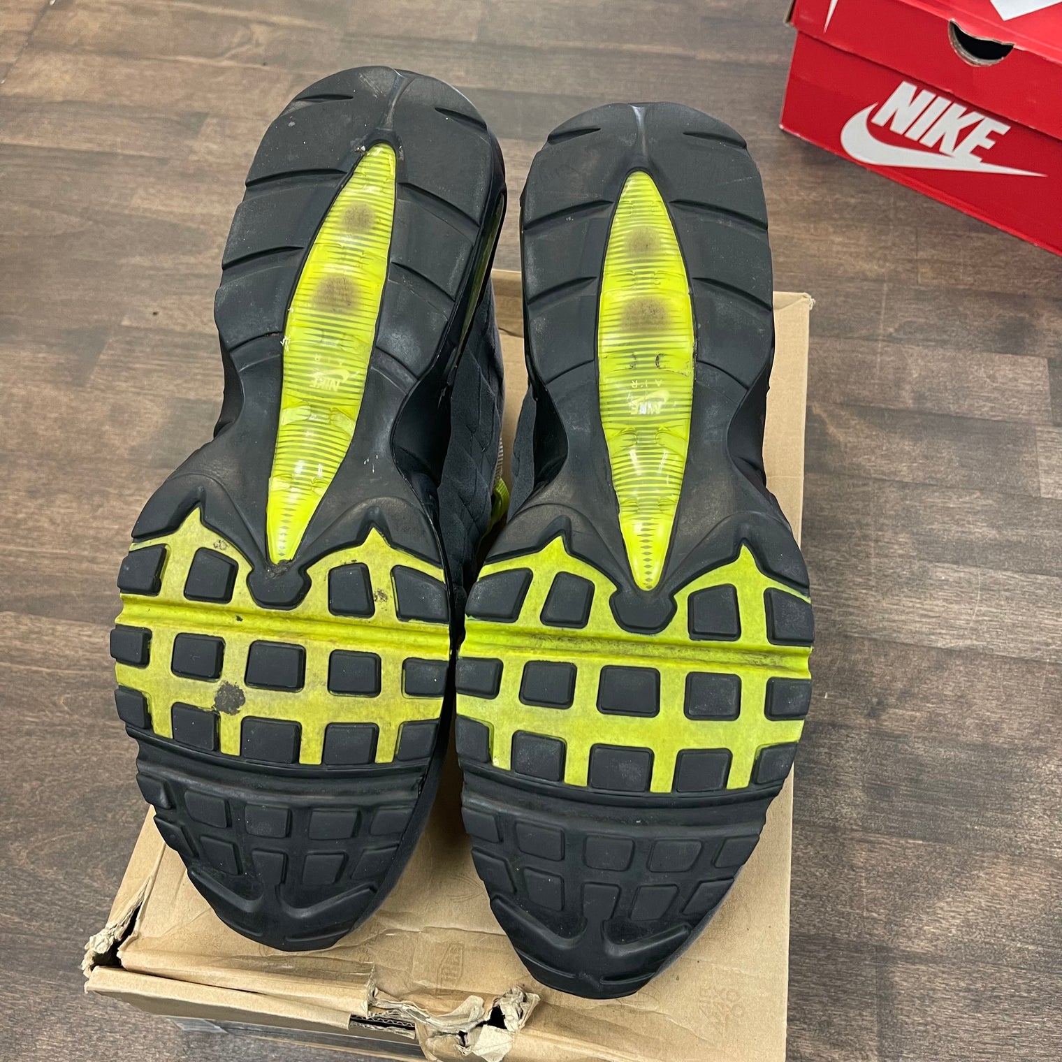 Neon 95 Air Max 95 (2012) (USED)