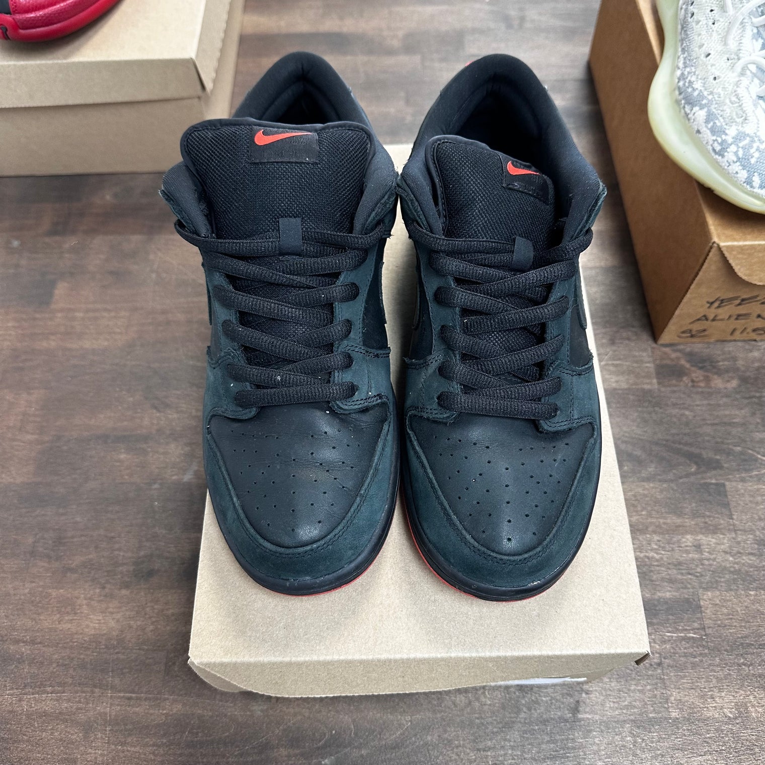 Black Pigeon Staple Nike SB Dunk Low (USED,No Box)