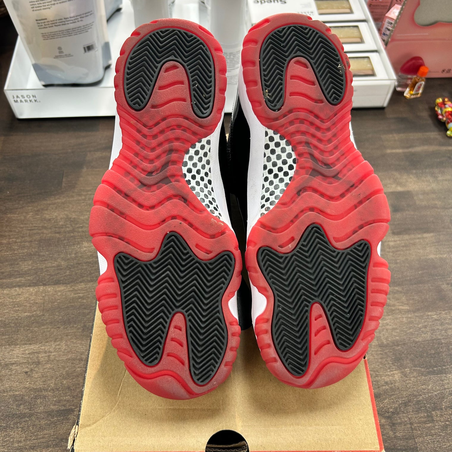 Bred Jordan 11 2019 (GS) (USED)