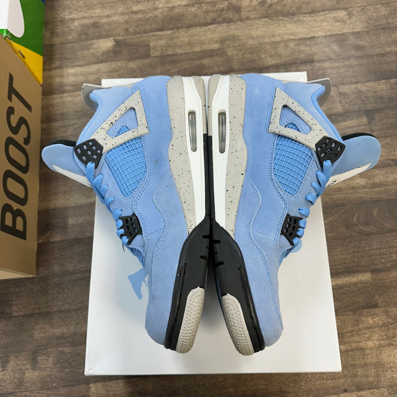 University Blue Jordan 4 Retro (USED)