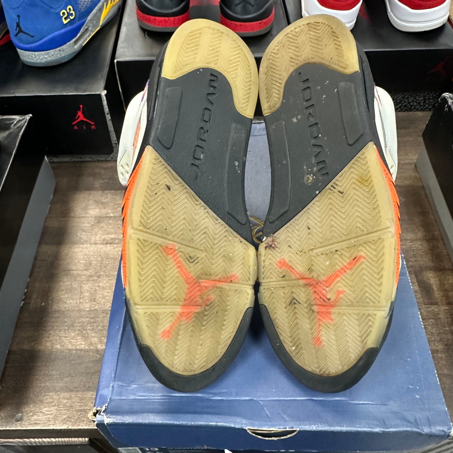 International Flight Jordan 5 (USED)