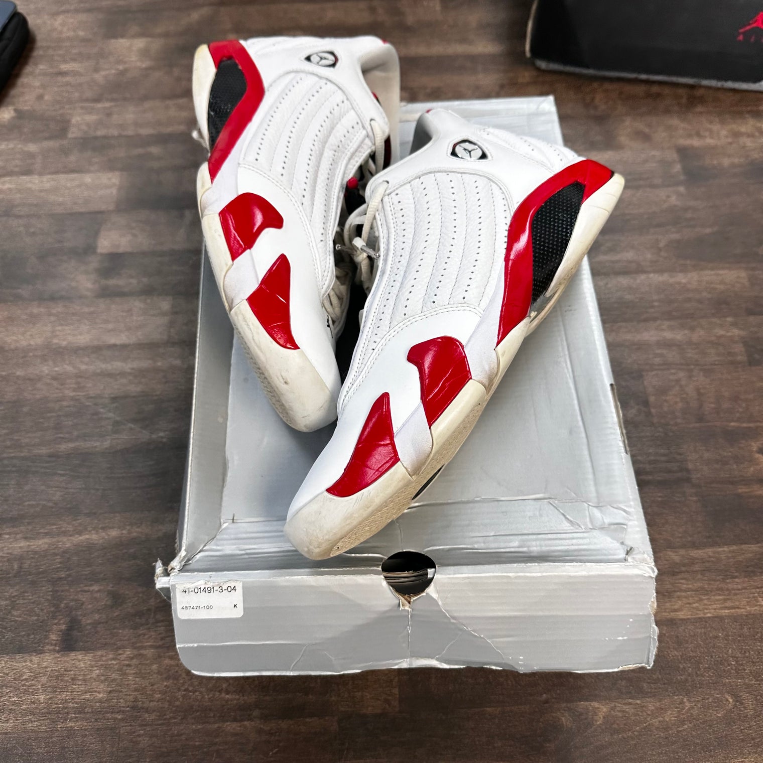 Candy Cane Rip Hamilton Jordan 14 (USED)