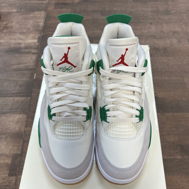 Pine Green SB Jordan 4 (USED)