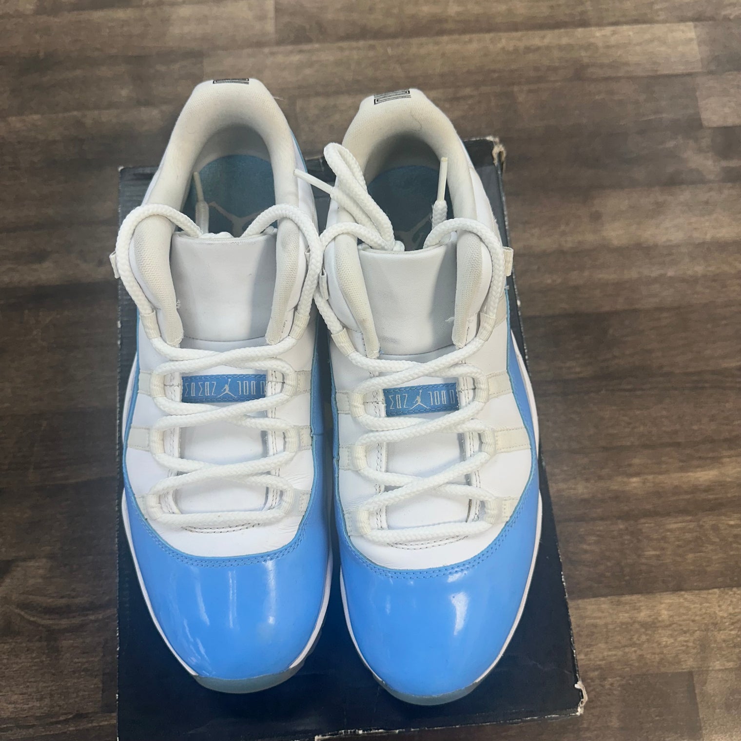 Air Jordan 11 Low UNC University Blue (Used)