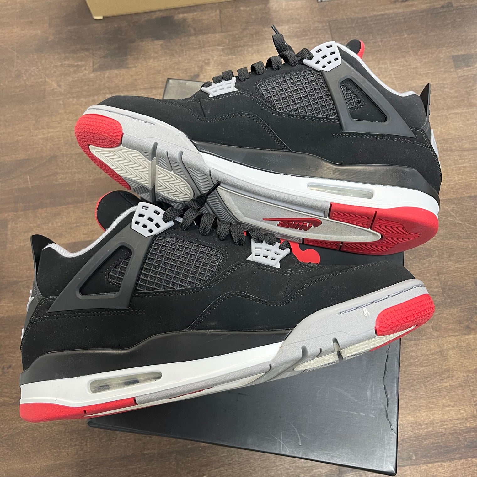 Bred Jordan 4 (2019) (USED)