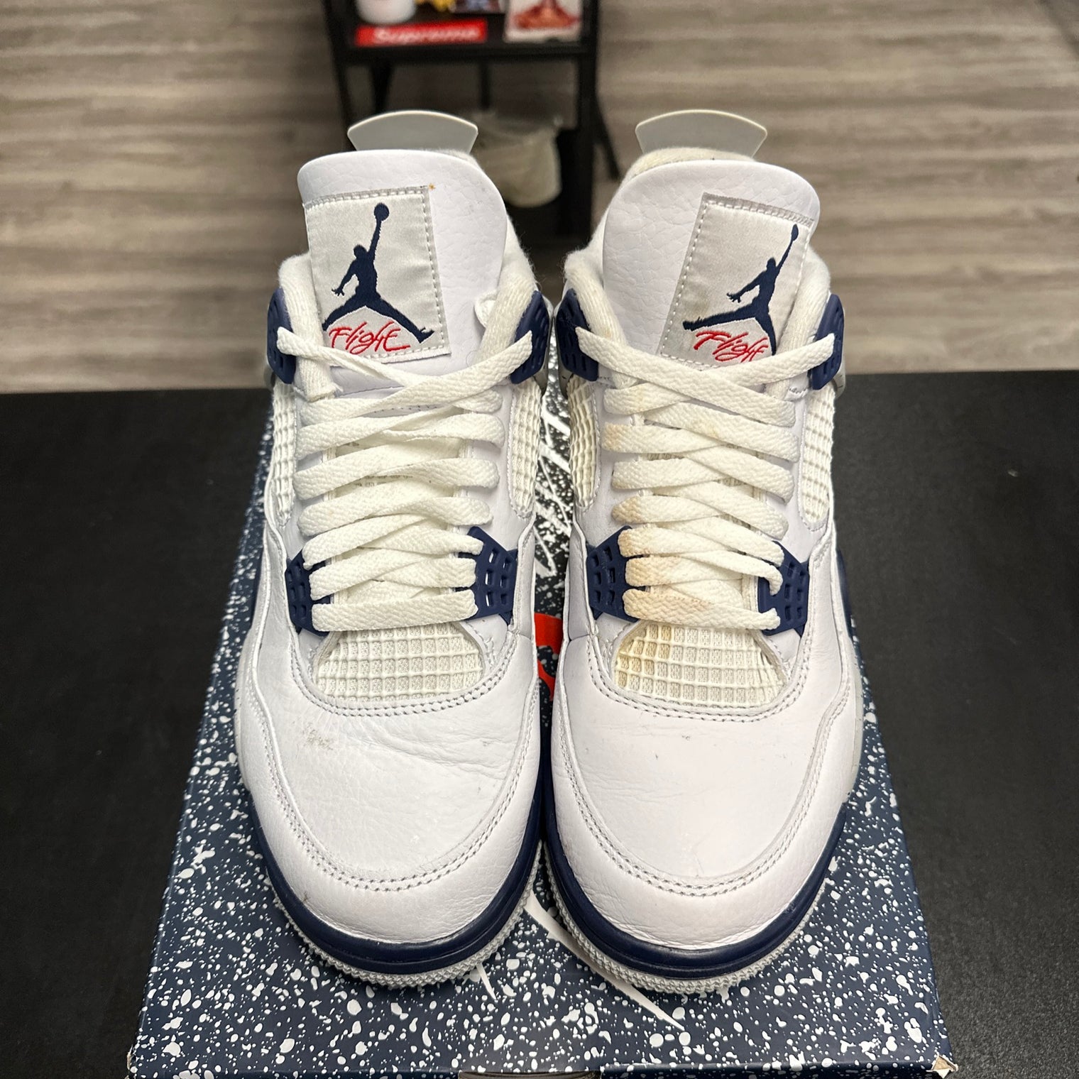 Midnight Navy Jordan 4 (USED)