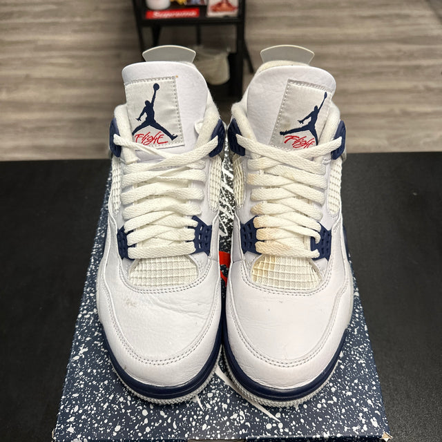 Midnight Navy Jordan 4 (USED)