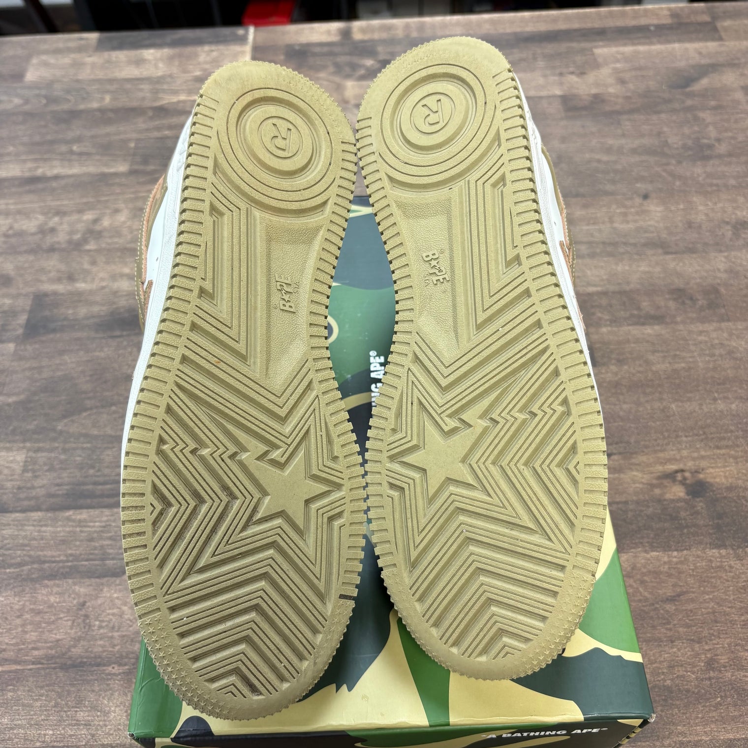 A Bathing Ape Bape Sta Patent Leather White Khaki (2023) (USED)