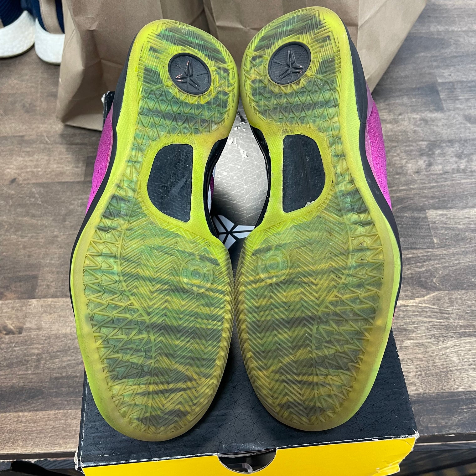 Kobe 8 Mambacurial Electric Green (USED, Replacement Box)