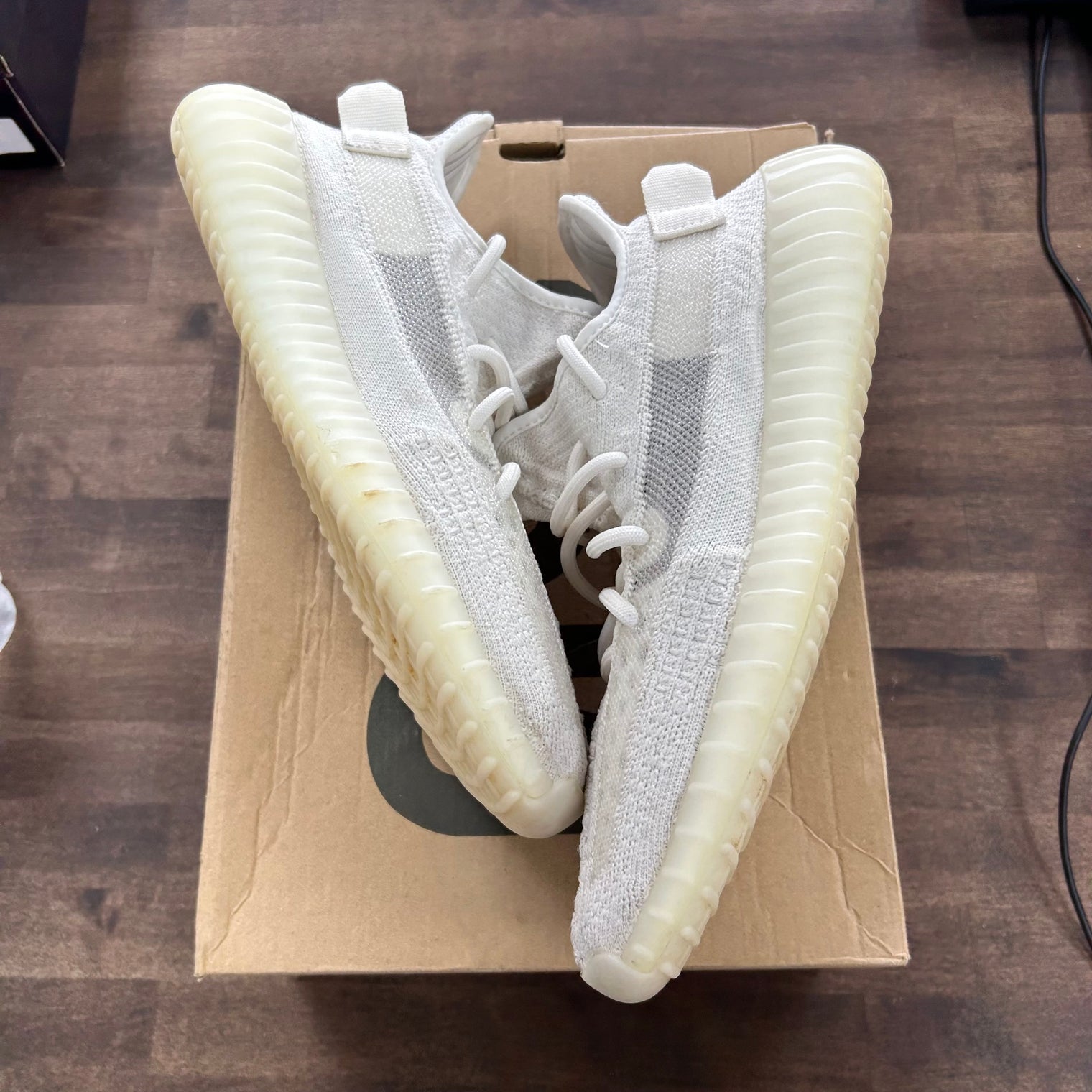 Bone Yeezy 350 (USED)