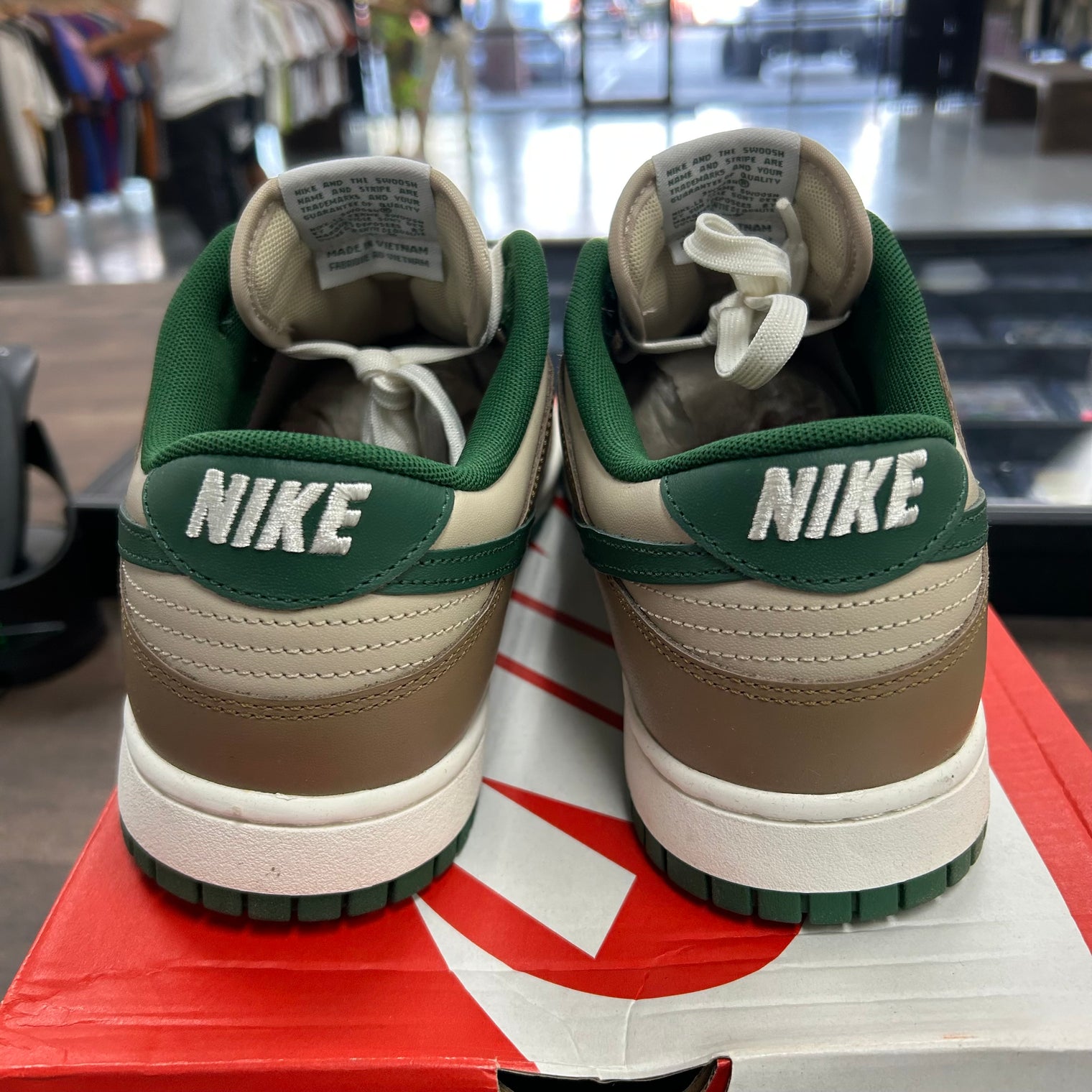 Rattan Gorge Green Dunk Low Retro (USED)