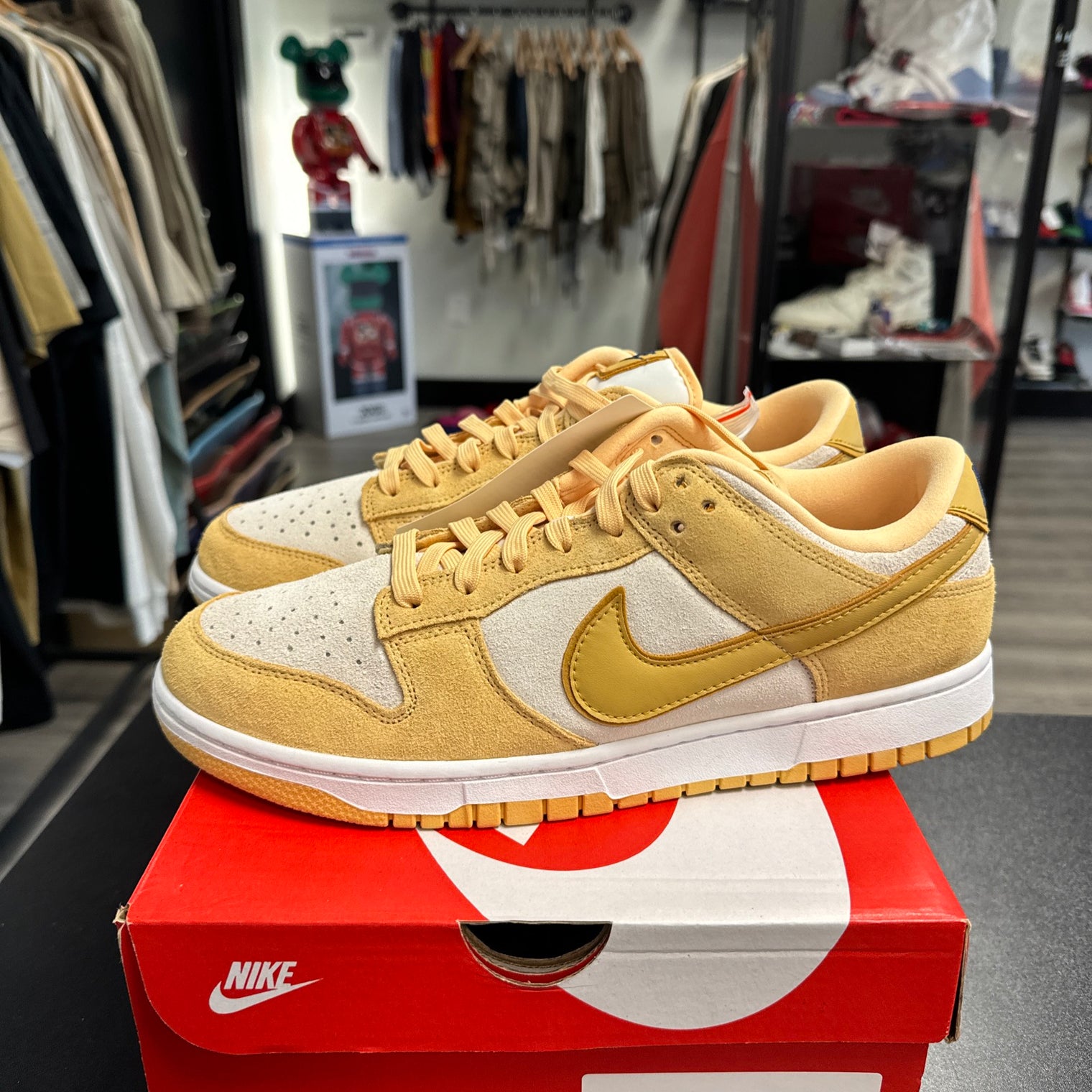 Nike Dunk LX Low Gold Suede W