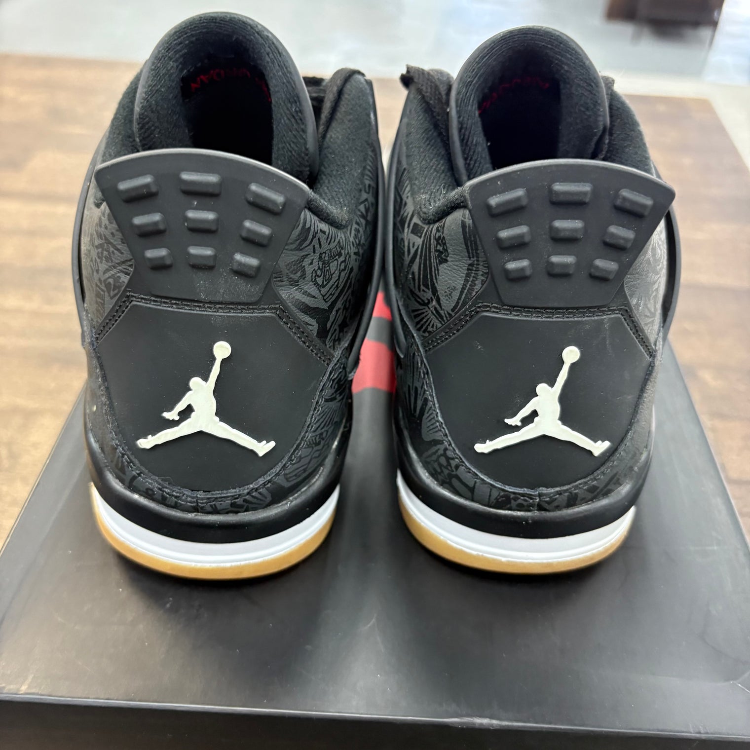 Laser Jordan 4 Retro (USED)