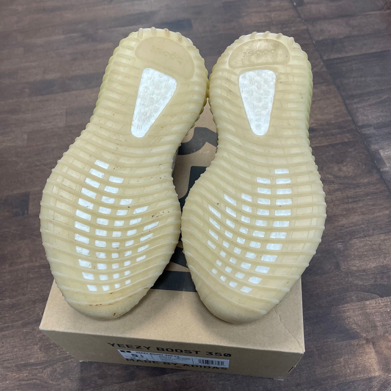 MX Oat Yeezy 350 (USED)