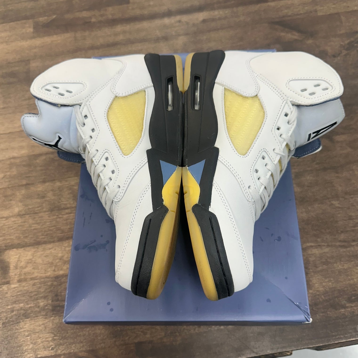 (W) A Ma Maniere Dawn Jordan 5 (USED)