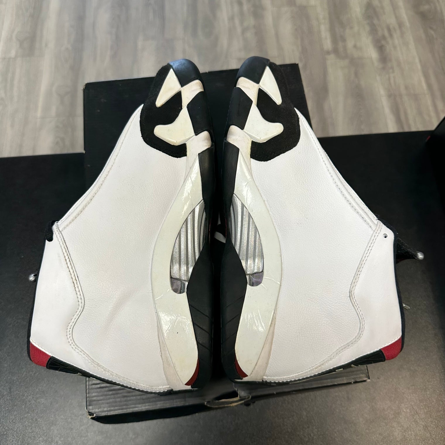 Black Toe Jordan 14 Retro (USED)