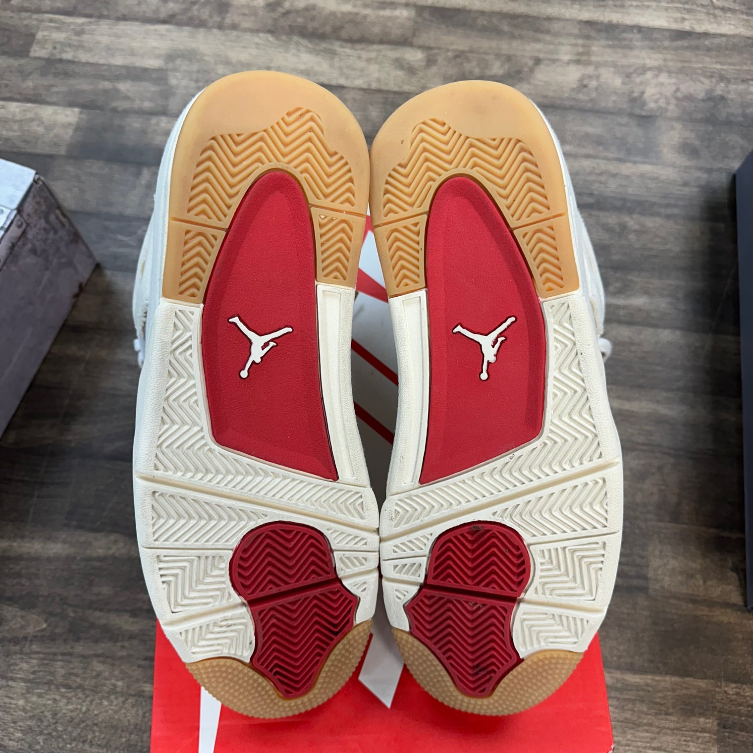 Levi's White Jordan 4 Retro (Levi's Tag) (USED, Replacement Box)