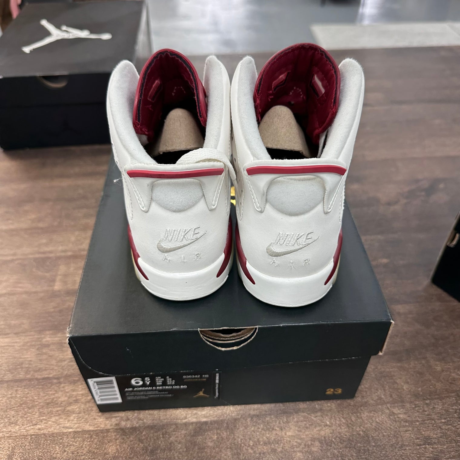 Maroon Jordan 6 (GS) (USED)