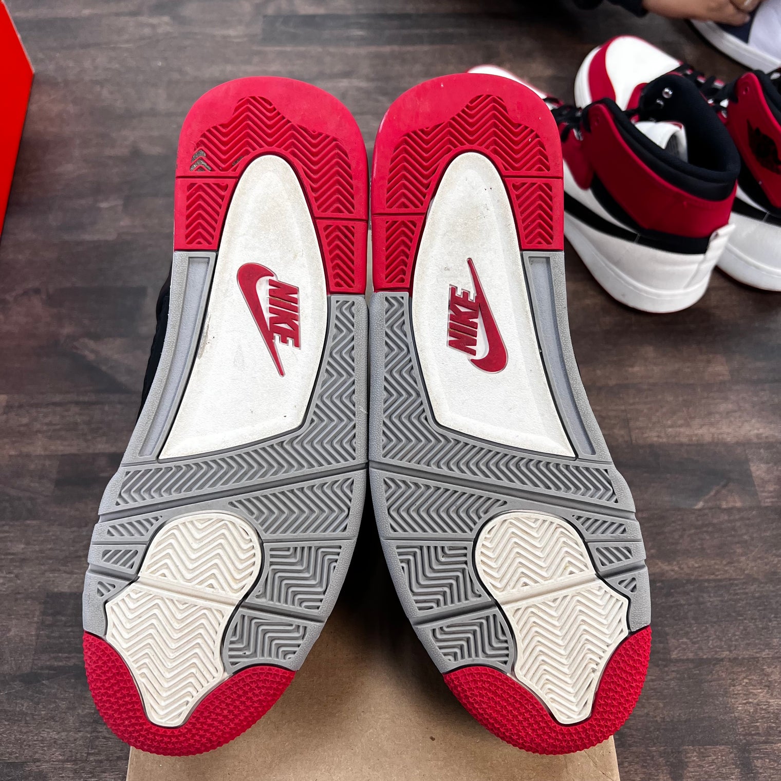 Bred Jordan 4 2019 (USED, No Box)
