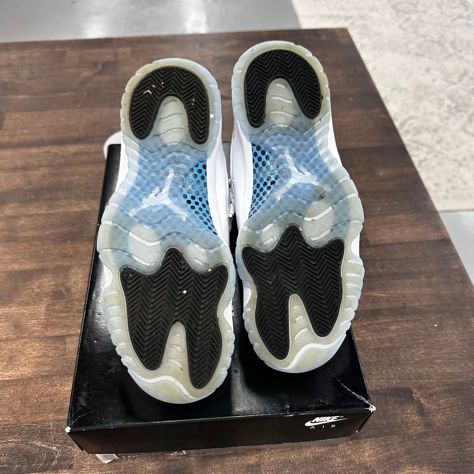 Legend Blue Jordan 11 (2024) (USED)