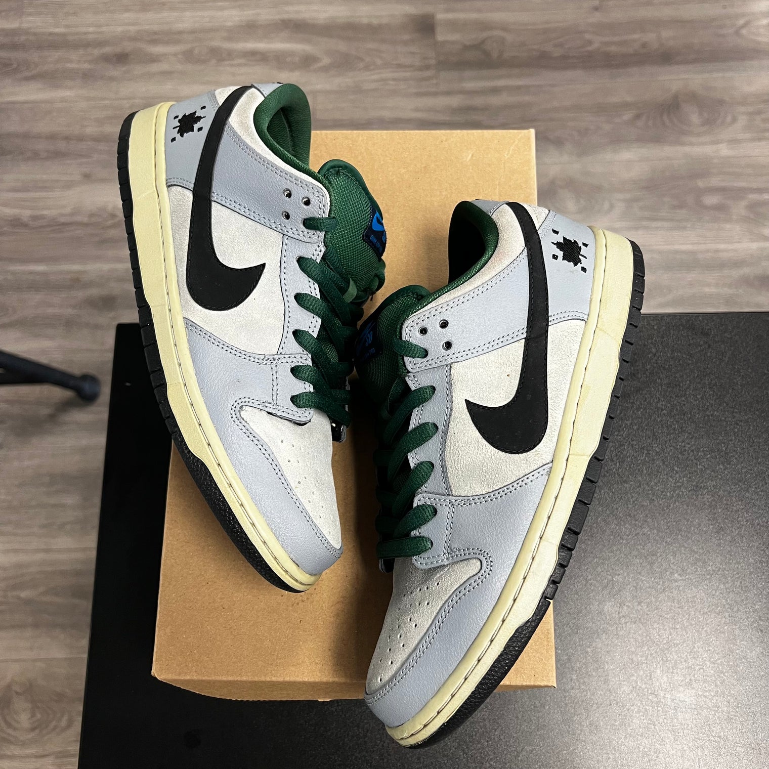 Maple Leaf SB Dunk Low (USED, No box)
