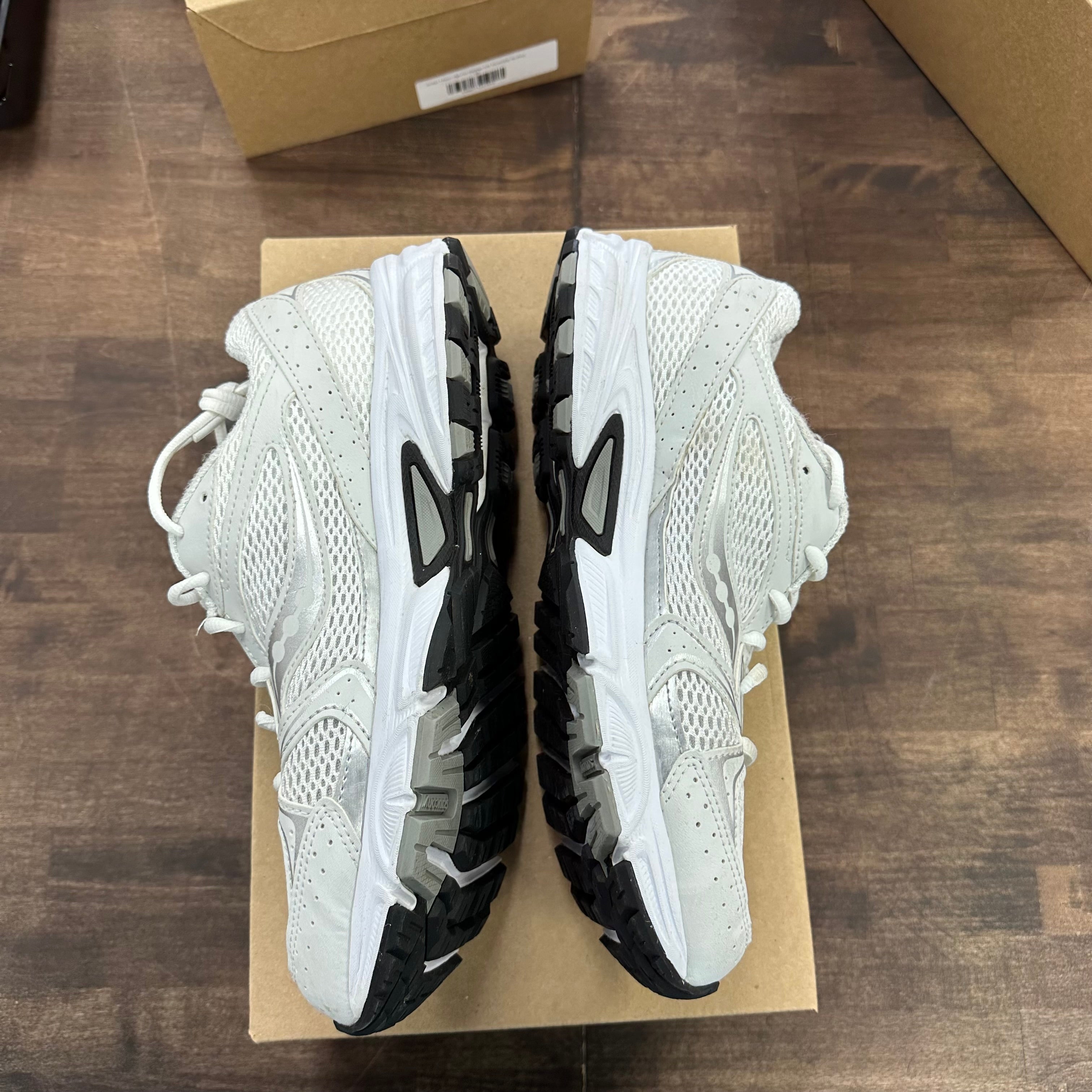 Saucony Grid Ride Millennium White Silver (US 11) (USED, No Box) Size 11 (Pre-Owned) - Image 3