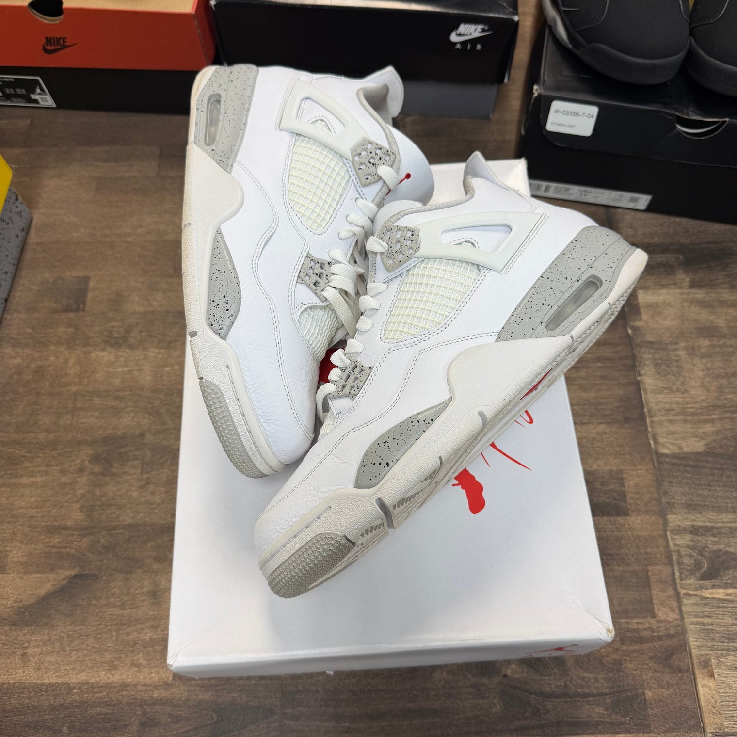 White Oreo Jordan 4 (USED)