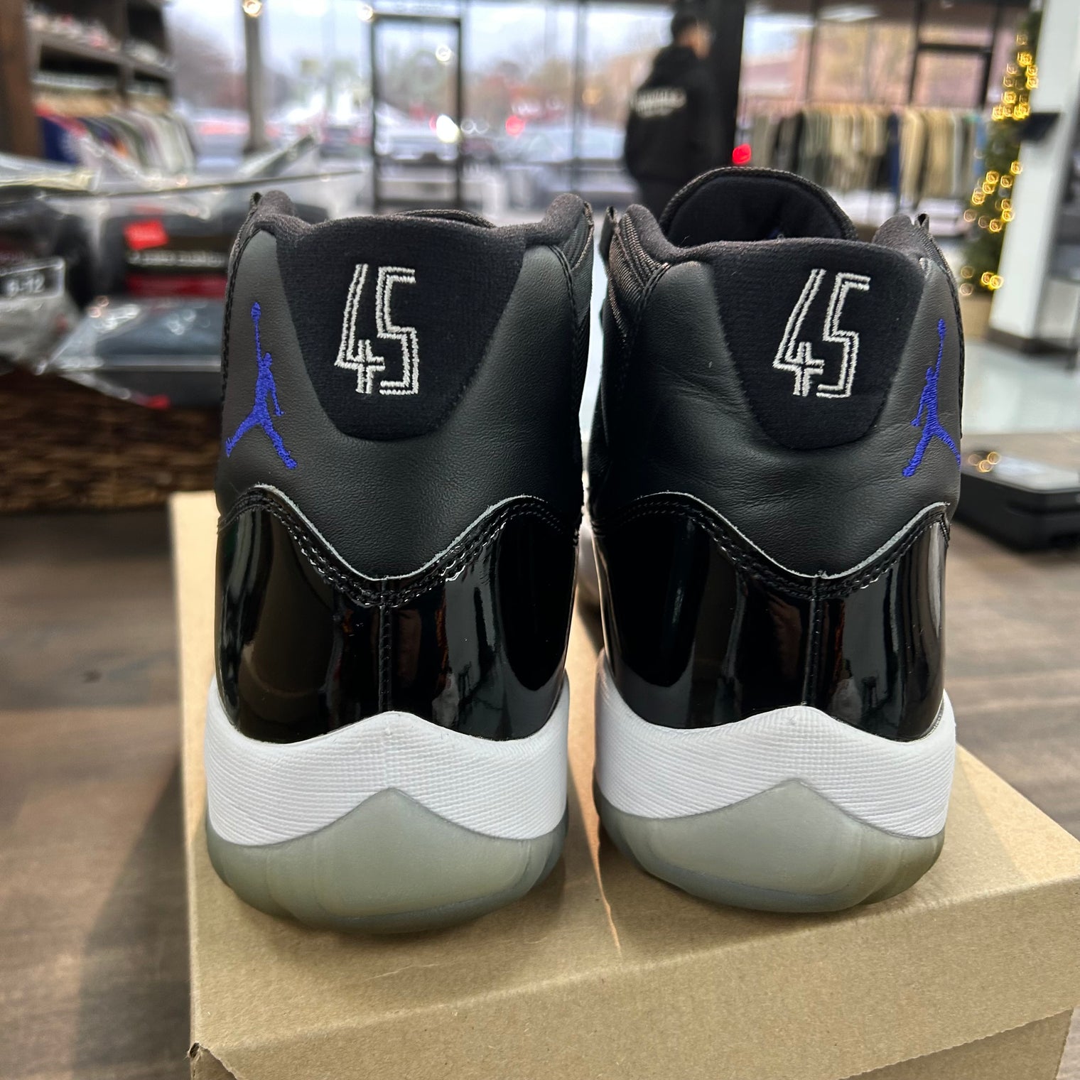 Space Jam Jordan 11 Retro (2016) (USED, No Box)