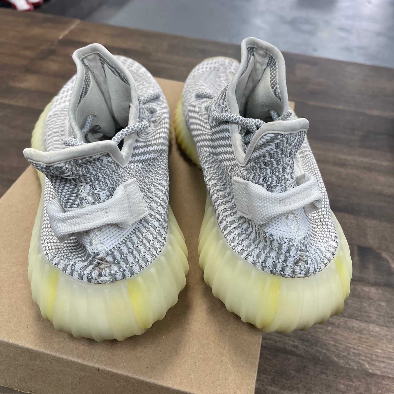 Static Yeezy 350 (USED, No Box,No Insole)