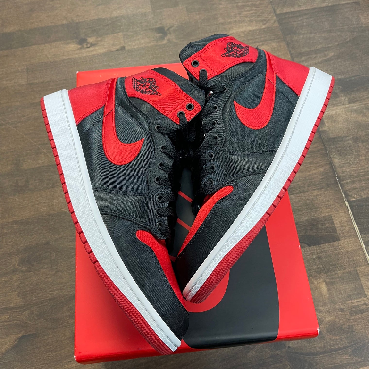 Satin Bred Jordan 1 High (W) (USED)