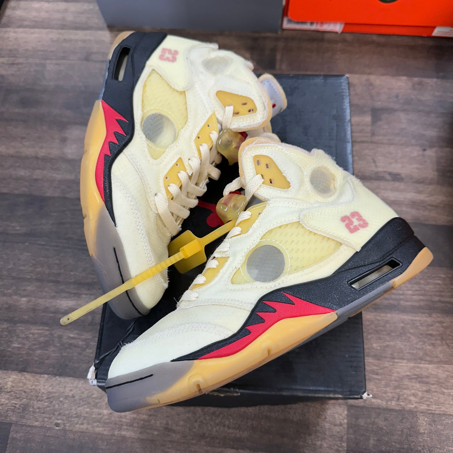 Off-White Sail Jordan 5 (USED)