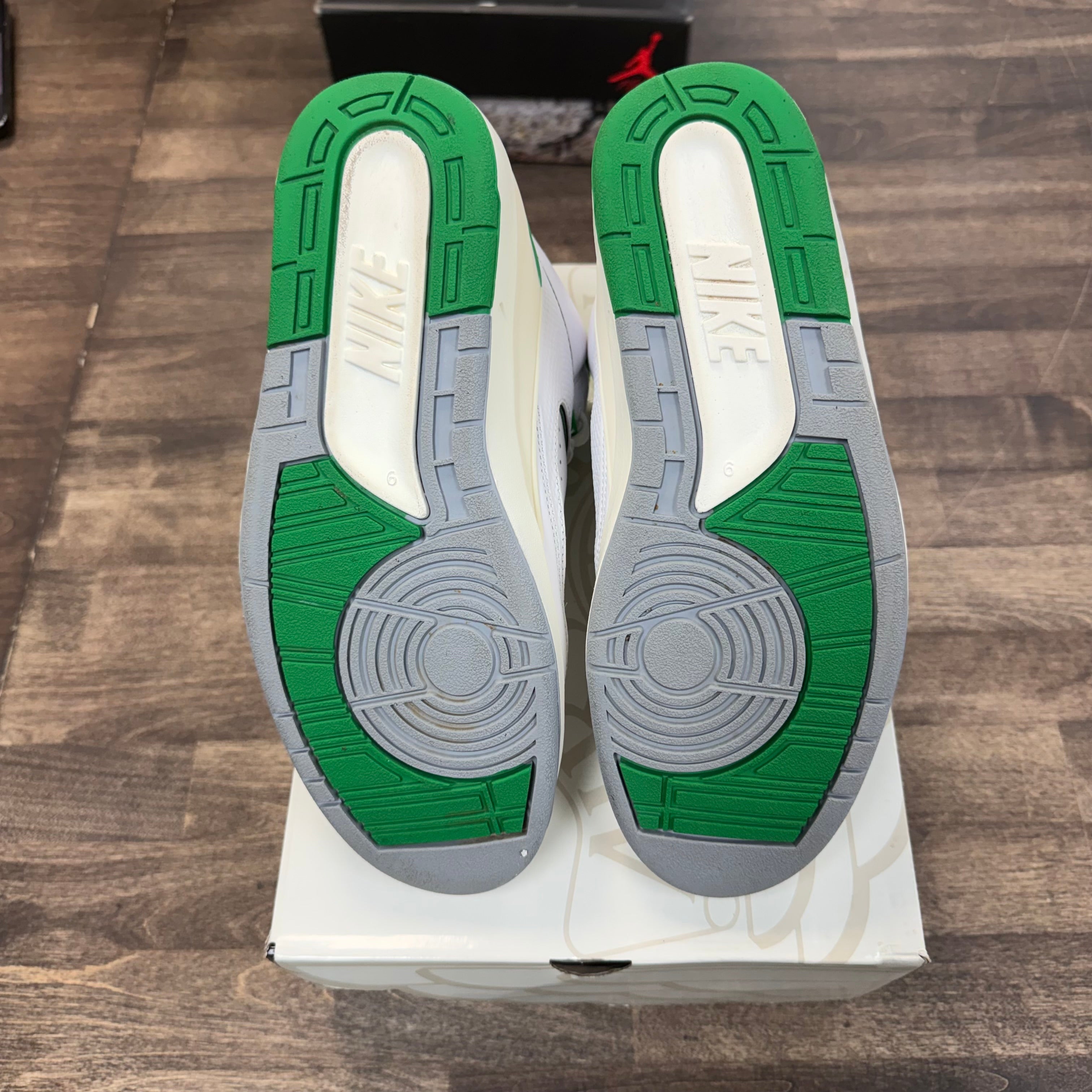 Jordan Lucky Green Jordan 2 Retro (USED) Size 9 (Pre-Owned) - Image 4