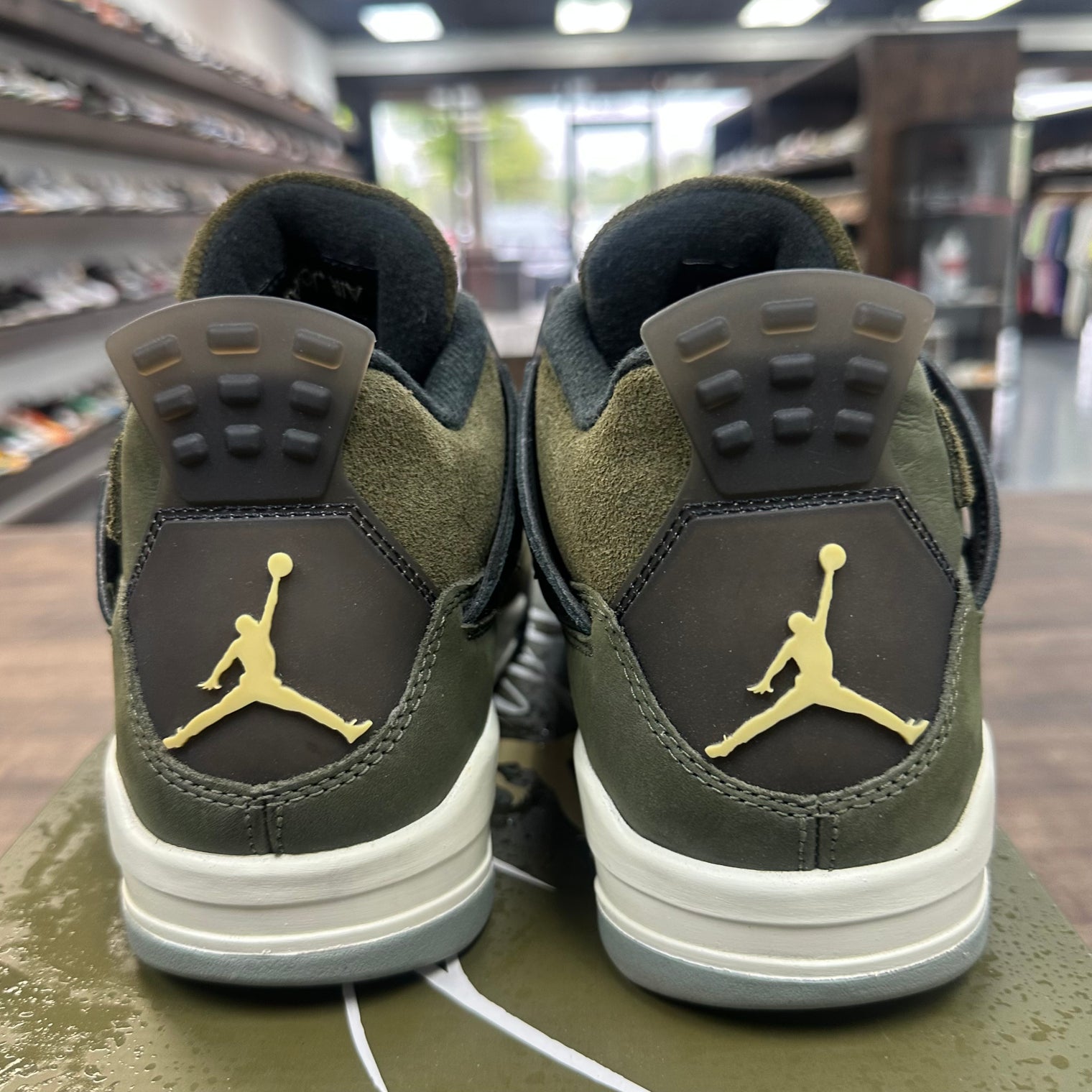 Craft Olive Jordan 4 (USED)