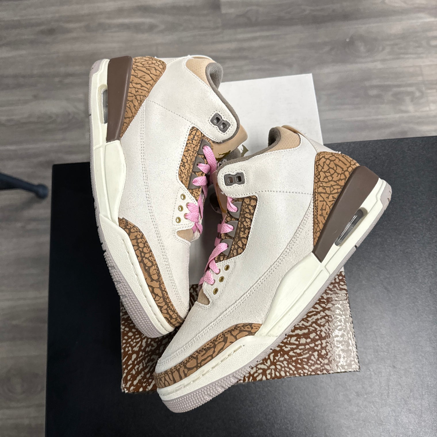 Palomino Jordan 3 (USED, missing lace)