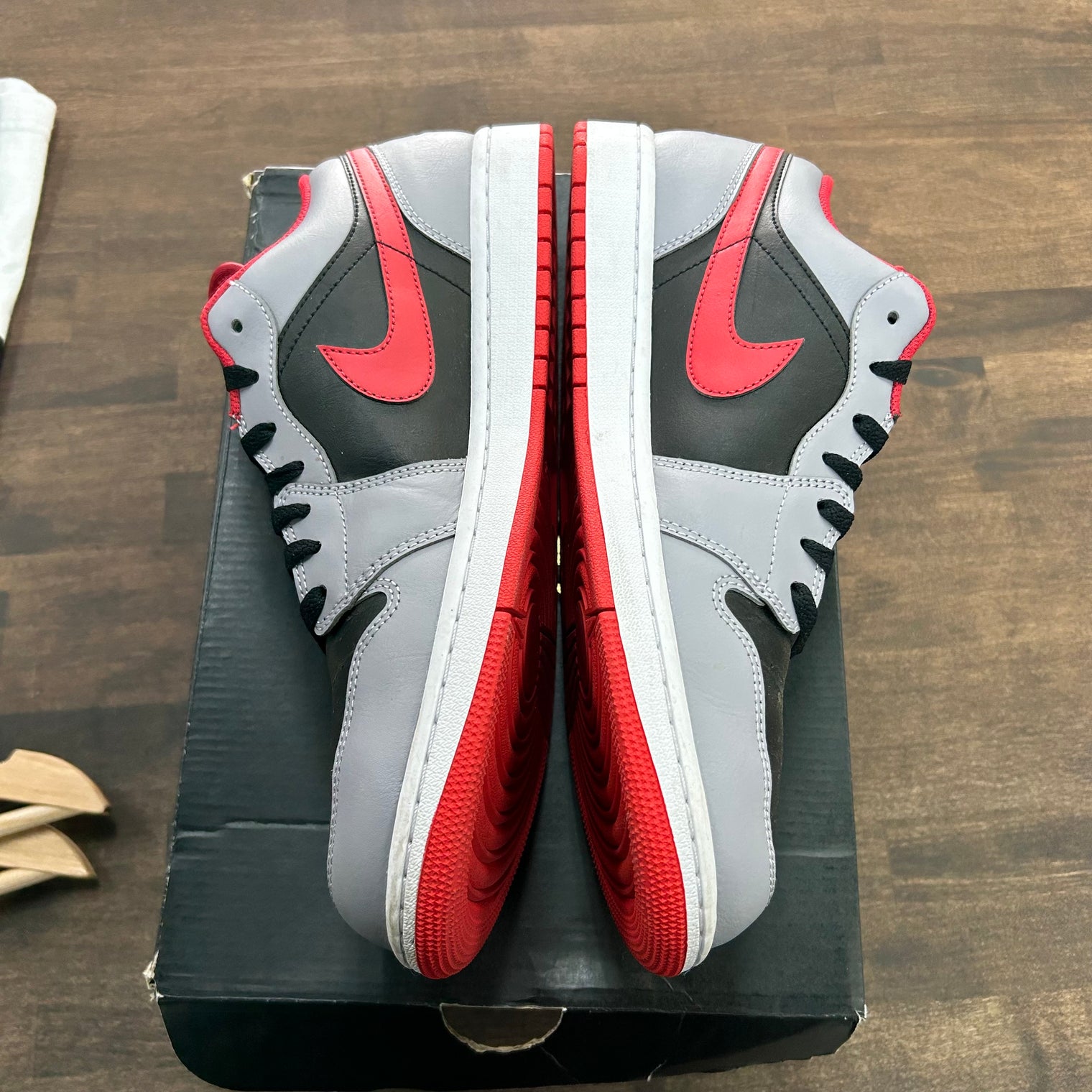 Black Light Smoke Grey Gym Red Jordan 1 Low (USED)