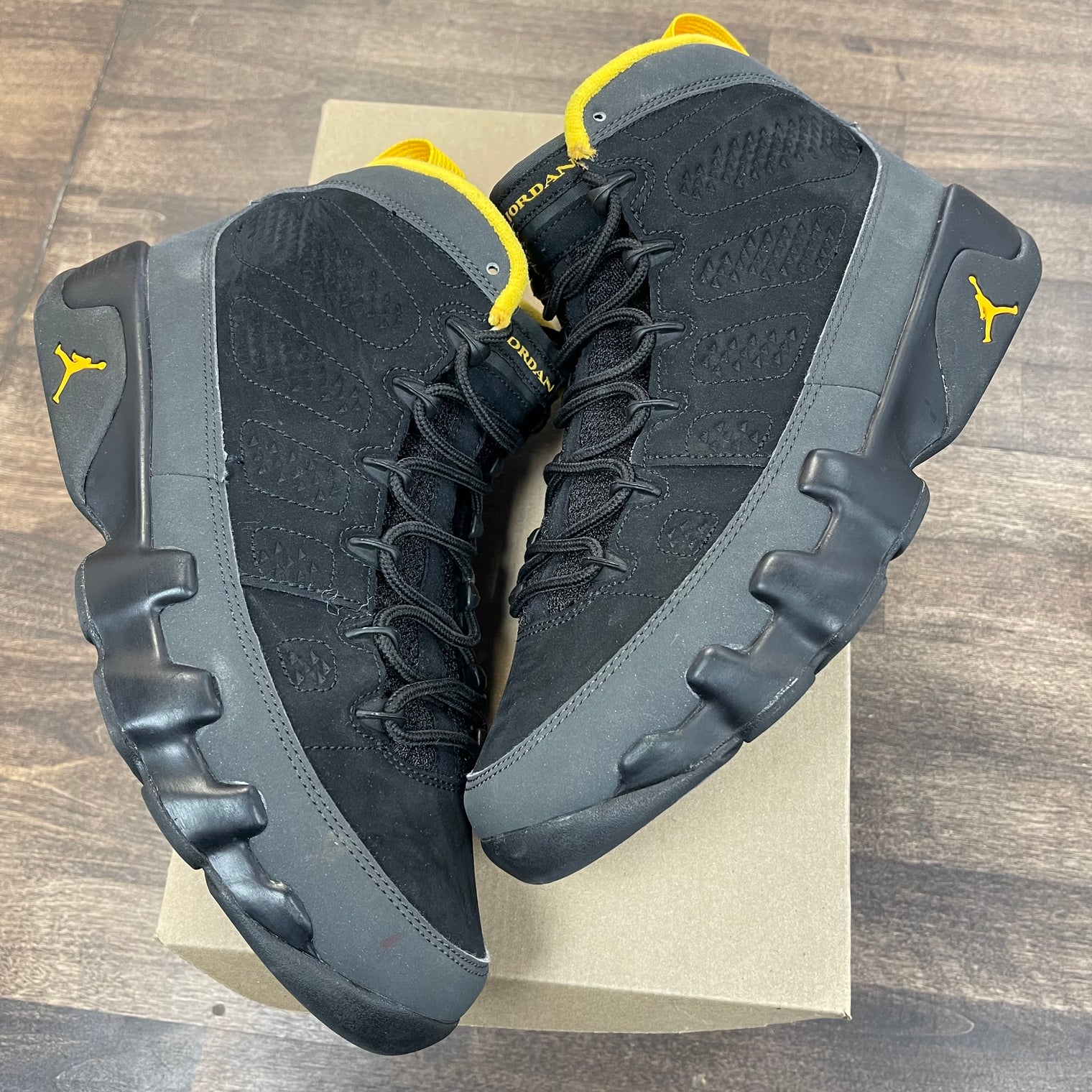 Charcoal University Gold Jordan 9 (USED,No Box)