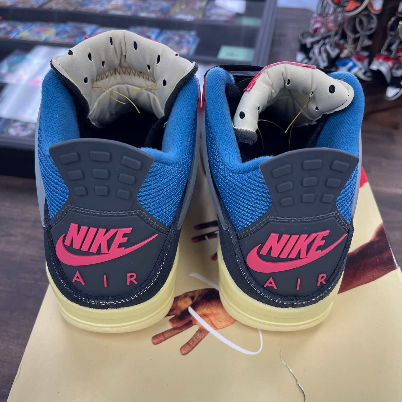 Jordan 4 Union Off Noir (USED)