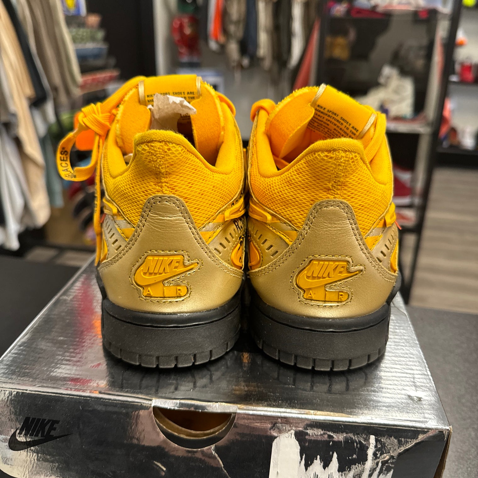 Off White Dunk Low University Gold (USED)