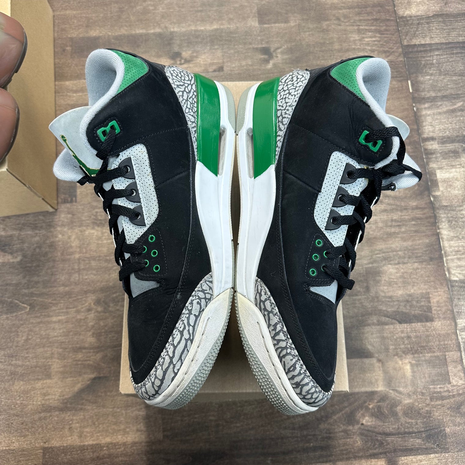 Pine Green Jordan 3 Retro (USED, No Insoles, No Box)