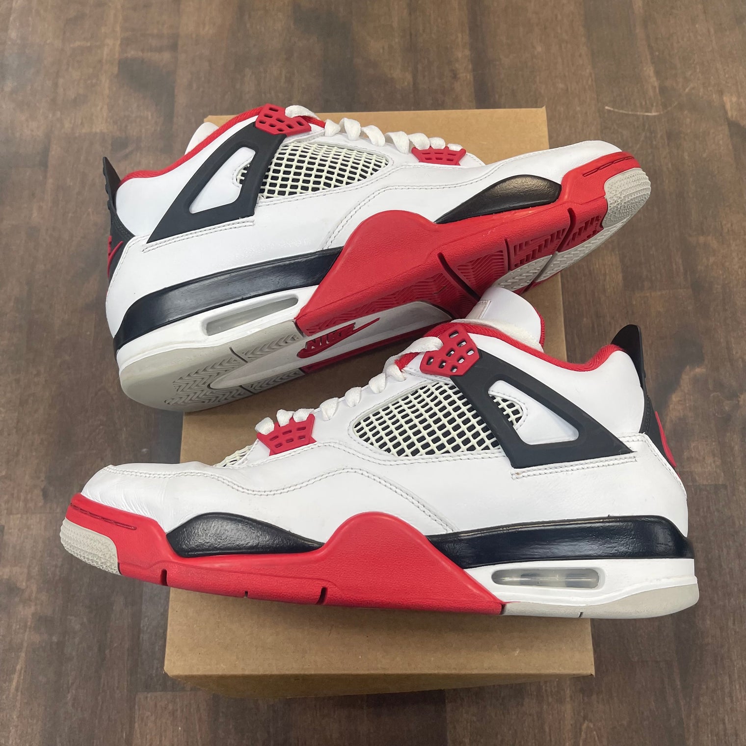 Nike Jordan Fire Red 4 (USED NO BOX)